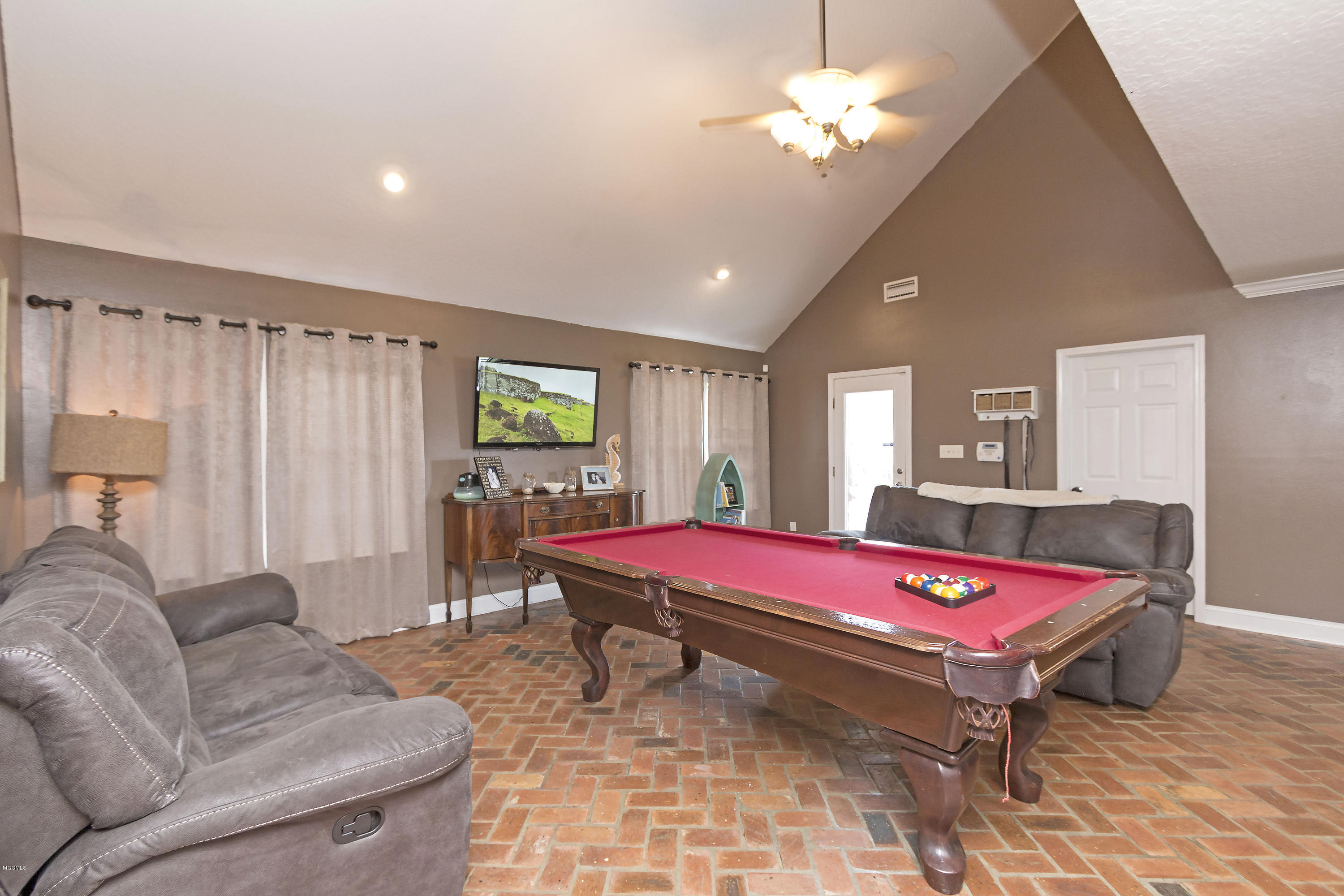 5017 Remington Road Moss Point, MS 39562 - Photo 5 of 23 5 LR1