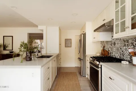 $1,349,000 | 4616 Glencoe Avenue, Unit 5, Marina del Rey, CA 90292