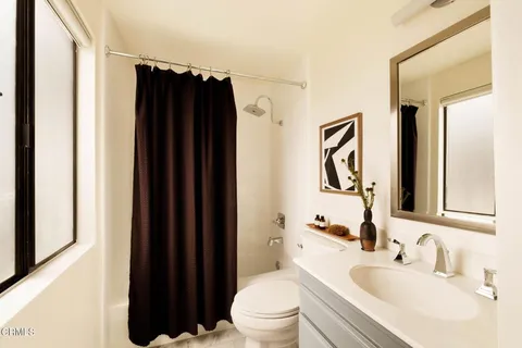 $1,349,000 | 4616 Glencoe Avenue, Unit 5, Marina del Rey, CA 90292