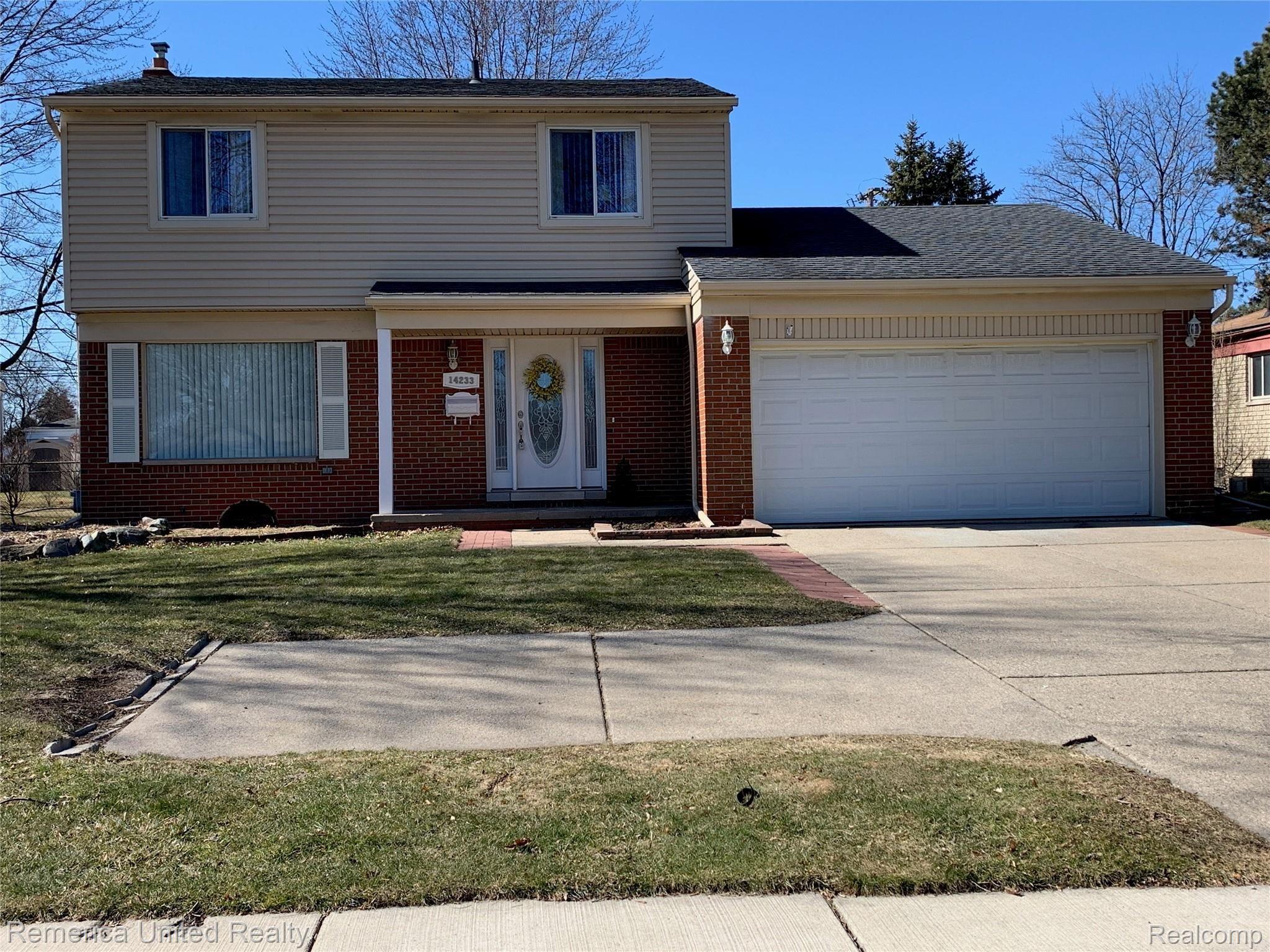 14233 Merriman Road Livonia, MI 48154 - Photo 3 of 26 87337A9D-F311-440D-A3DE-3AE319877509.jpeg