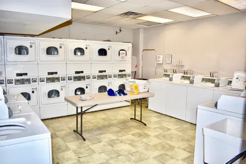 $389,000 | 33 West Delaware Place, Unit 13A, Chicago, IL 60610