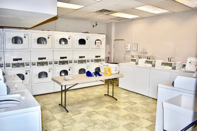 $389,000 | 33 West Delaware Place, Unit 13A, Chicago, IL 60610