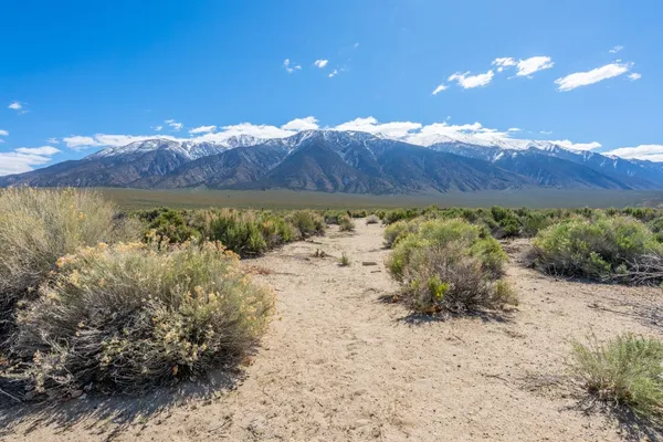 $525,000 | 25020 Highway 6, Benton, CA 93514