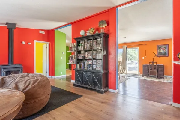 $525,000 | 25020 Highway 6, Benton, CA 93514
