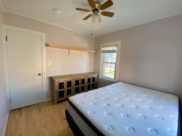 $1,900 | 132 Center Street, Bensenville, IL 60106