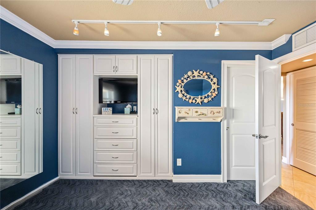 6140 Midnight Pass Road, Unit 606 Sarasota, FL 34242 - Photo 37 of 57 Gallery Image 37