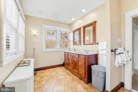 $475,000 | 327 Congress Avenue, Lansdowne, PA 19050