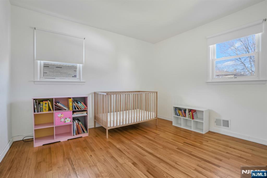 687 Lancaster Road Ridgefield, NJ 07657 - Photo 12 of 24