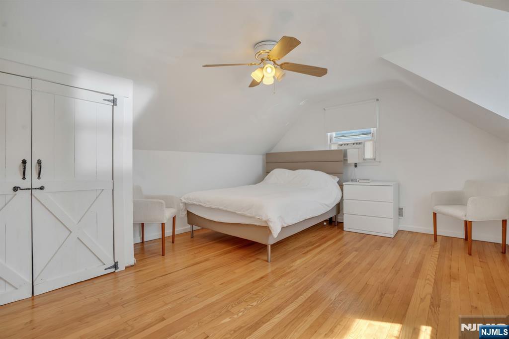 687 Lancaster Road Ridgefield, NJ 07657 - Photo 14 of 24