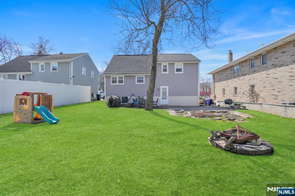 687 Lancaster Road Ridgefield, NJ 07657 - Photo 24 of 24