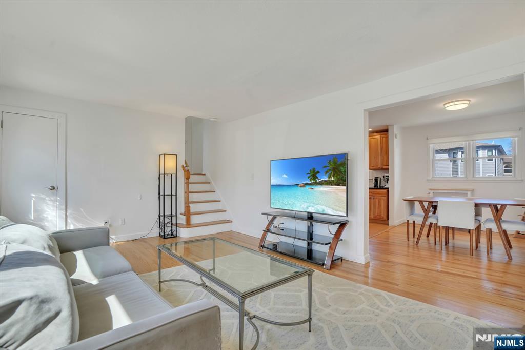 687 Lancaster Road Ridgefield, NJ 07657 - Photo 6 of 24