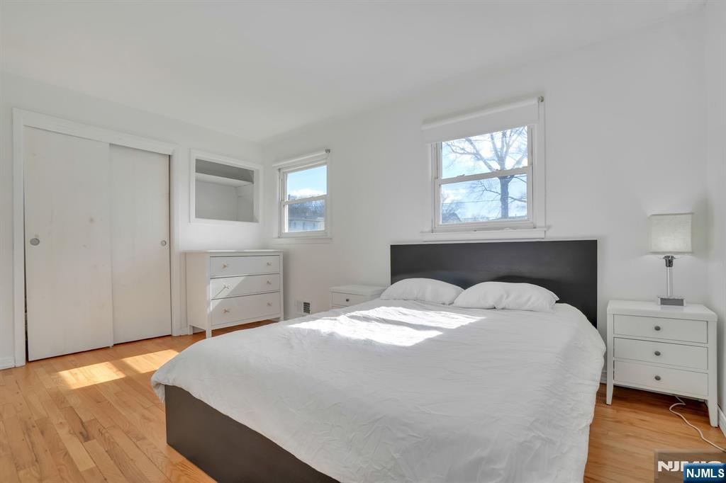 687 Lancaster Road Ridgefield, NJ 07657 - Photo 10 of 24