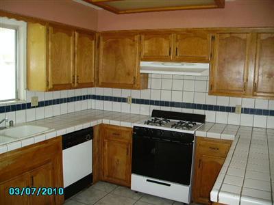 573 North Steven Avenue Reedley, CA 93654 - Photo 3 of 5 Gallery Image 3