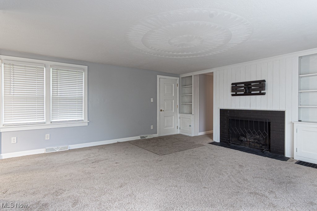 1290 Ridge Road Salem, OH 44460 - Photo 16 of 50 Large living room with freshly painted ceiling