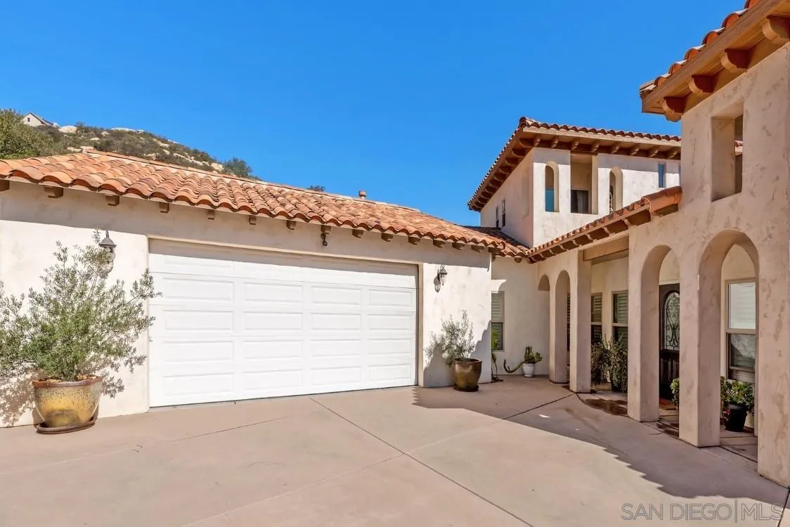 6941 Rainbow Heights Road Fallbrook, CA 92028 - Photo 5 of 51