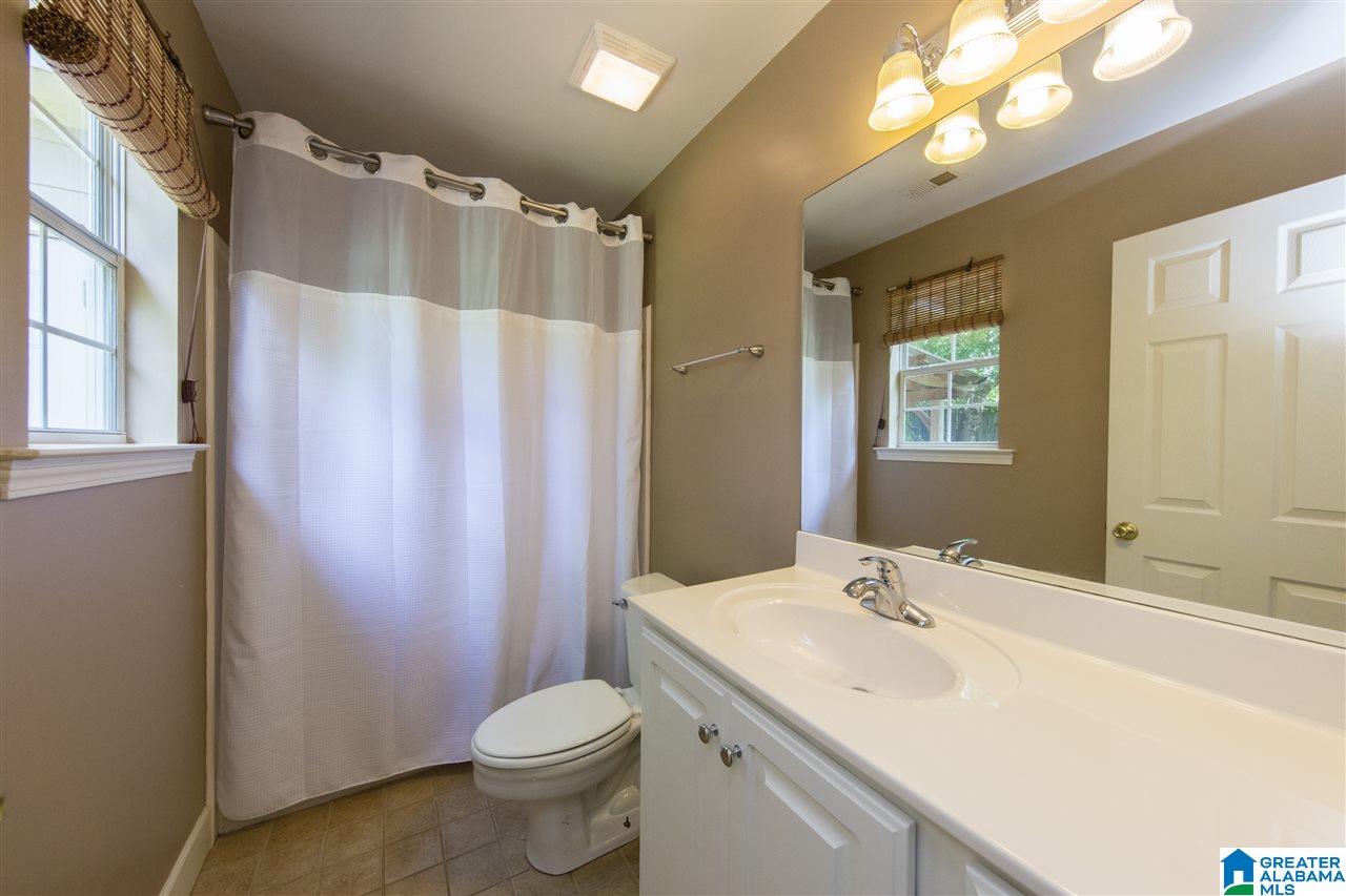 241 Davis Avenue Sylacauga, AL 35150 - Photo 13 of 22