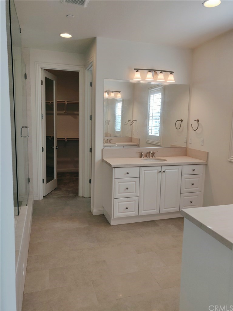 27 Lark Lake Forest, CA 92630 - Photo 4 of 12