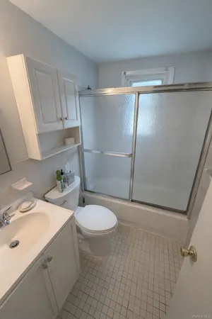 $2,700 | 308 Kansas Street, Lindenhurst, NY 11757