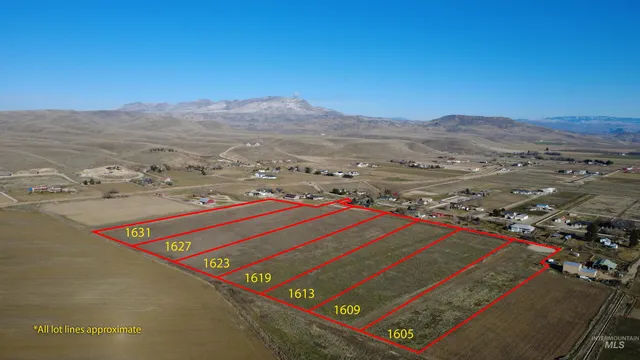 $329,900 | 1623 Ruby Lane, Emmett, ID 83617