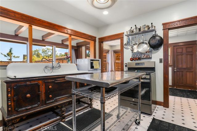 $1,021,000 | 401 South Cabrillo Avenue, San Pedro, CA 90731