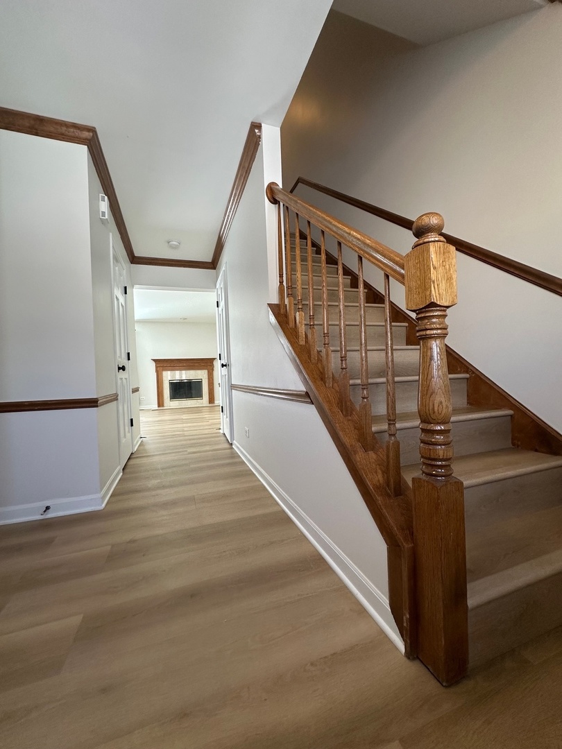 1712 Napoleon Drive Naperville, IL 60565 - Photo 2 of 19 a view of entryway and hall