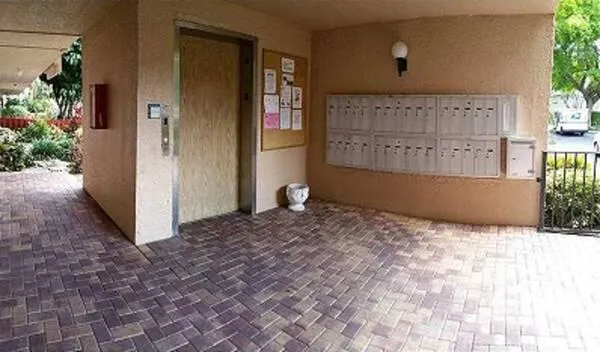 $1,500 | 370 Northwest 76th Avenue, Unit 104, Margate, FL 33063