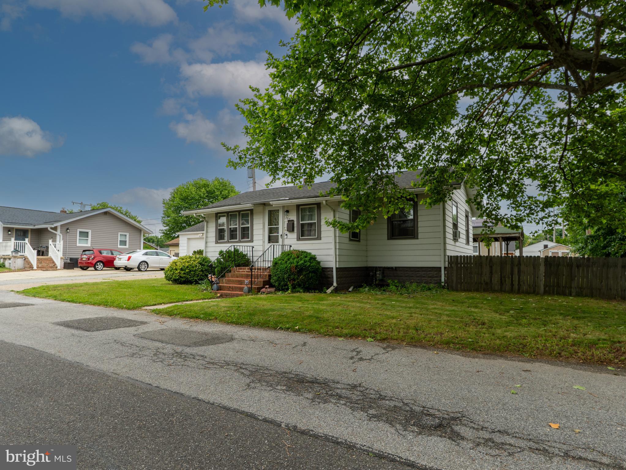 257 G Street Carneys Point, NJ 08069 - Photo 4 of 27