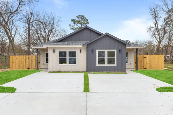 $2,000 | 7322 Phillips Street, Houston, TX 77088