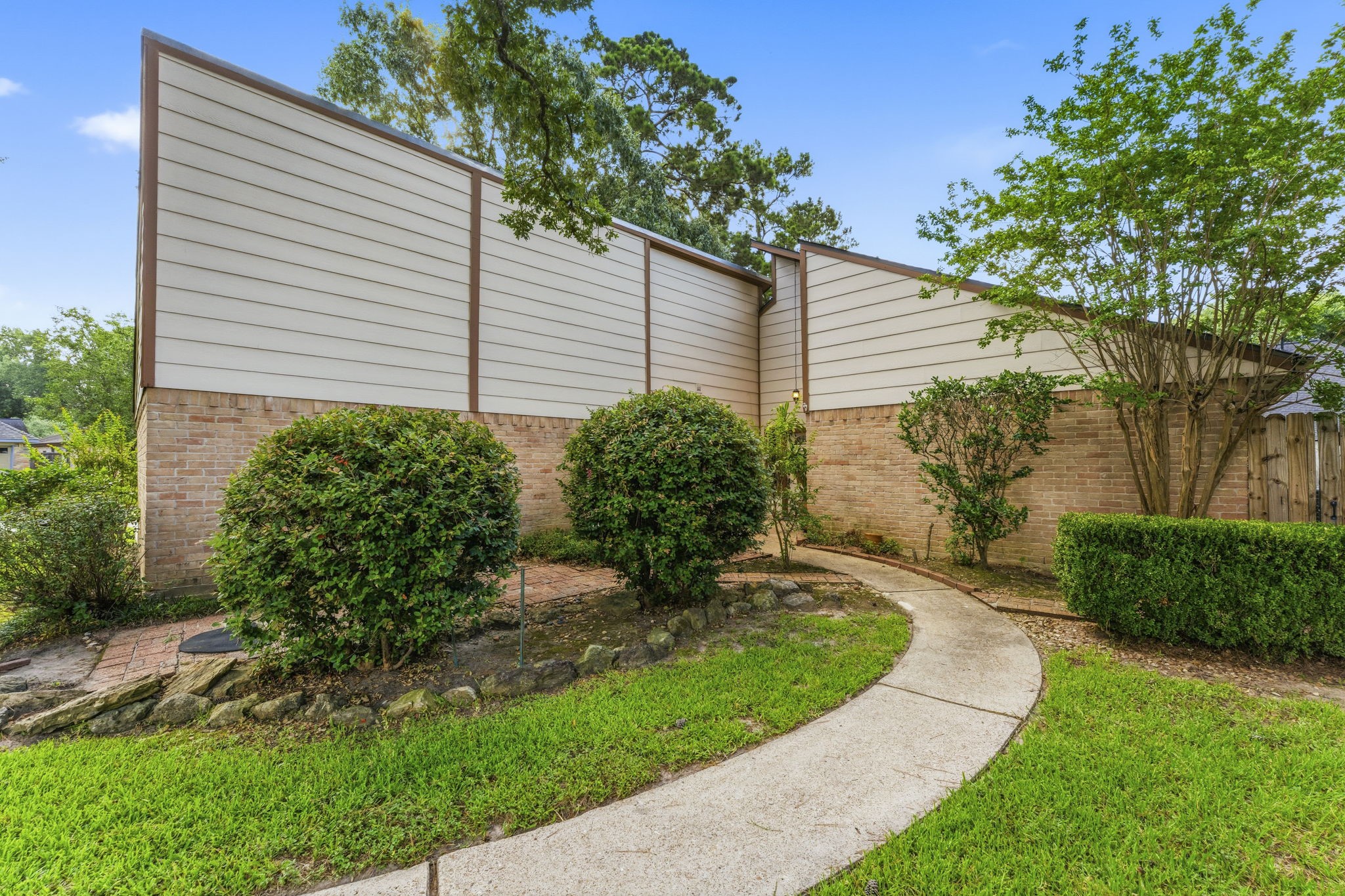 2718 Knollbrook Lane Spring, TX 77373 - Photo 3 of 48