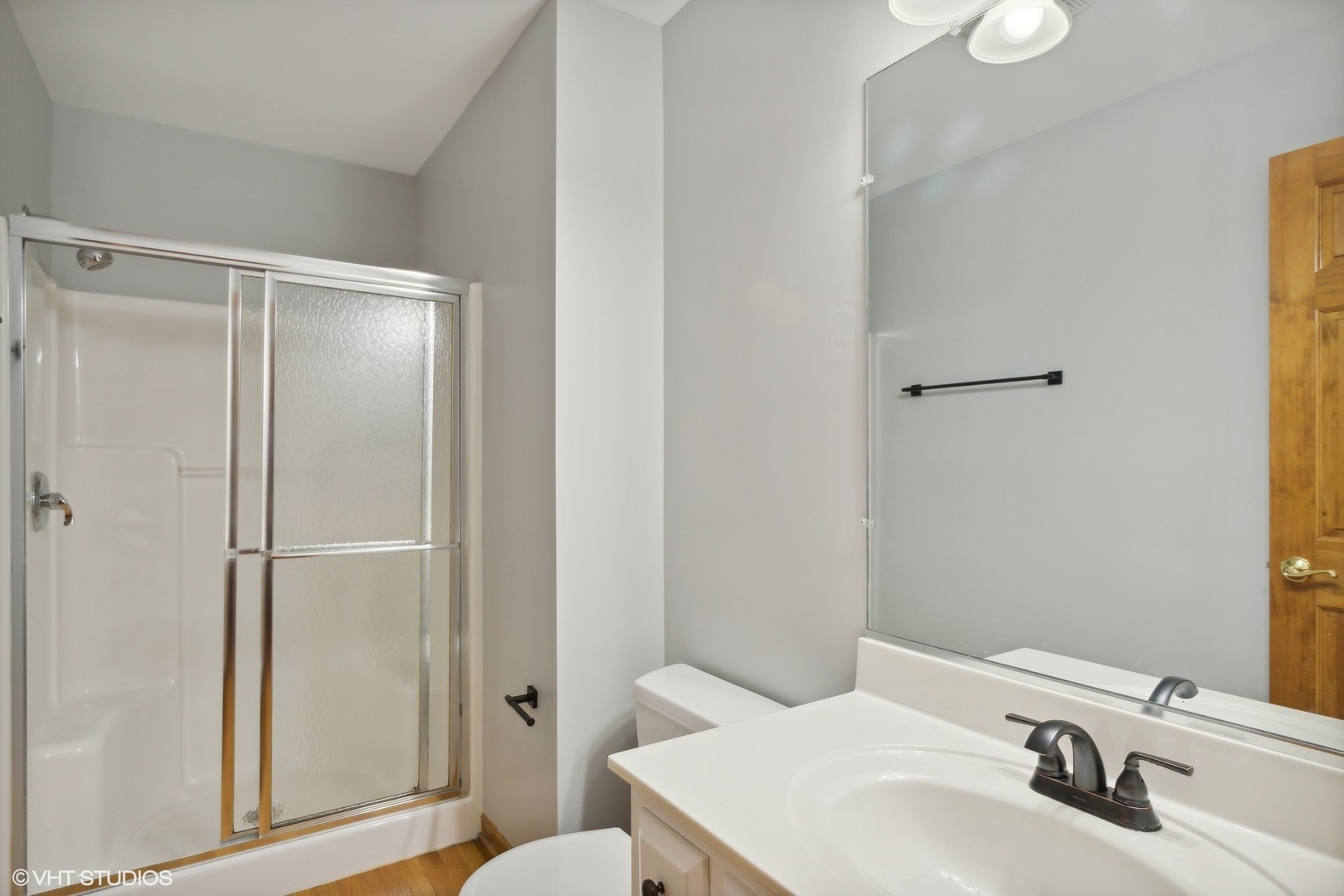 2772 Freeland Circle Naperville, IL 60564 - Photo 20 of 33 a bathroom with a sink toilet and shower