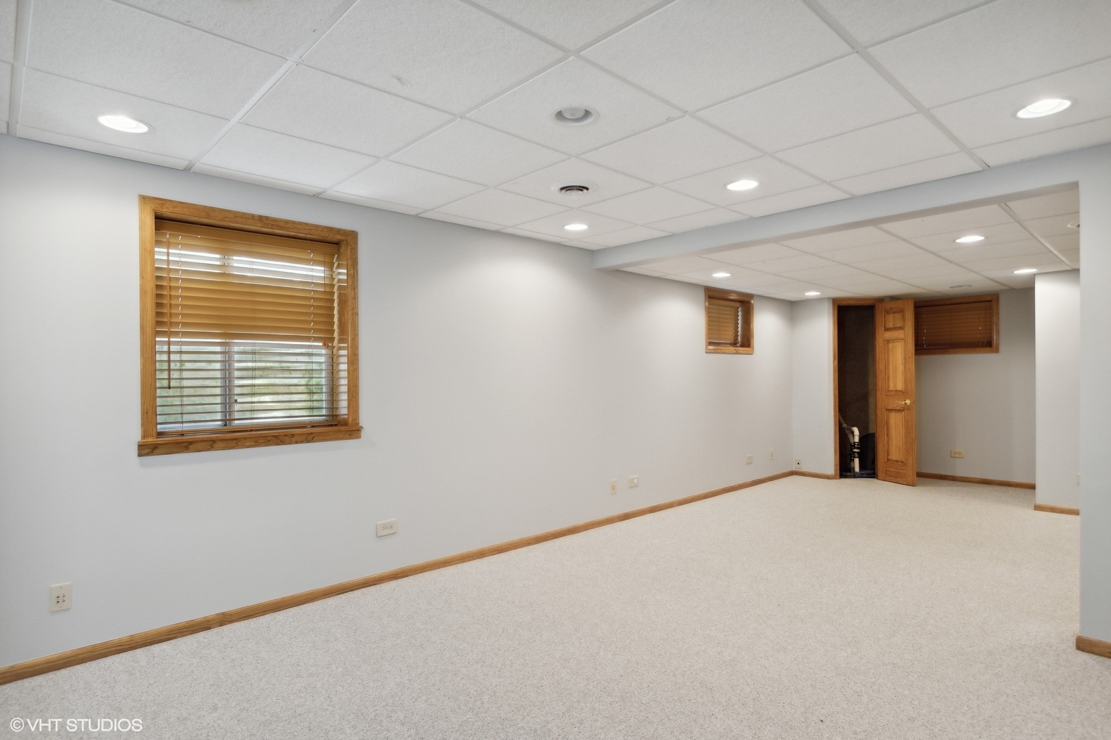 2772 Freeland Circle Naperville, IL 60564 - Photo 22 of 33 a view of an empty room with a window