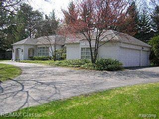 1229 Charrington Road Bloomfield Hills, MI 48301 - Photo 1 of 1 Front elevation.