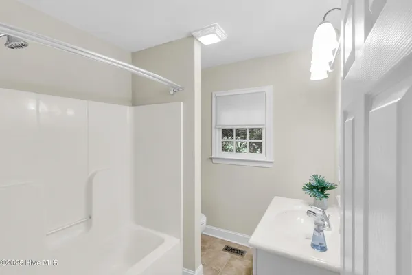 $2,500 | 1609 Lucerne Way, New Bern, NC 28560