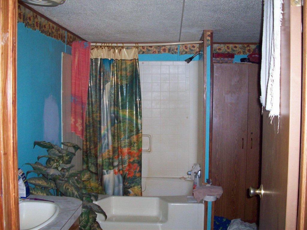 252 Canton Church Road, Unit 286 Rocky Mount, VA 24151 - Photo 2 of 13 Bathroom