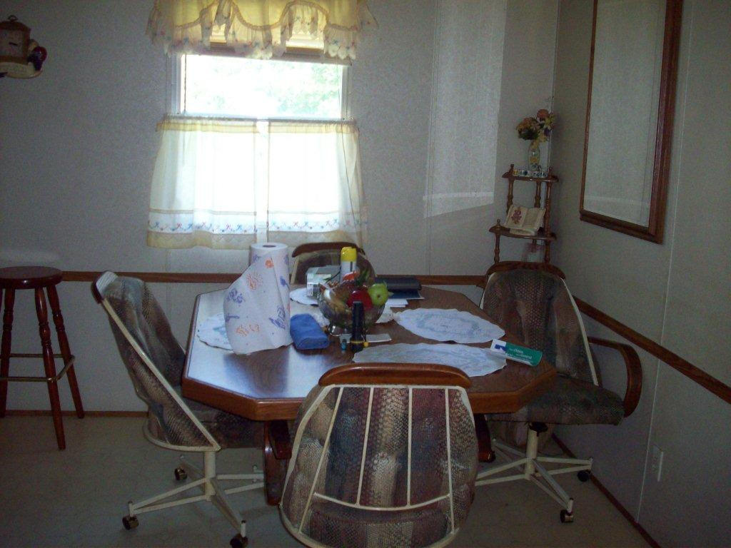 252 Canton Church Road, Unit 286 Rocky Mount, VA 24151 - Photo 7 of 13 Dining Area