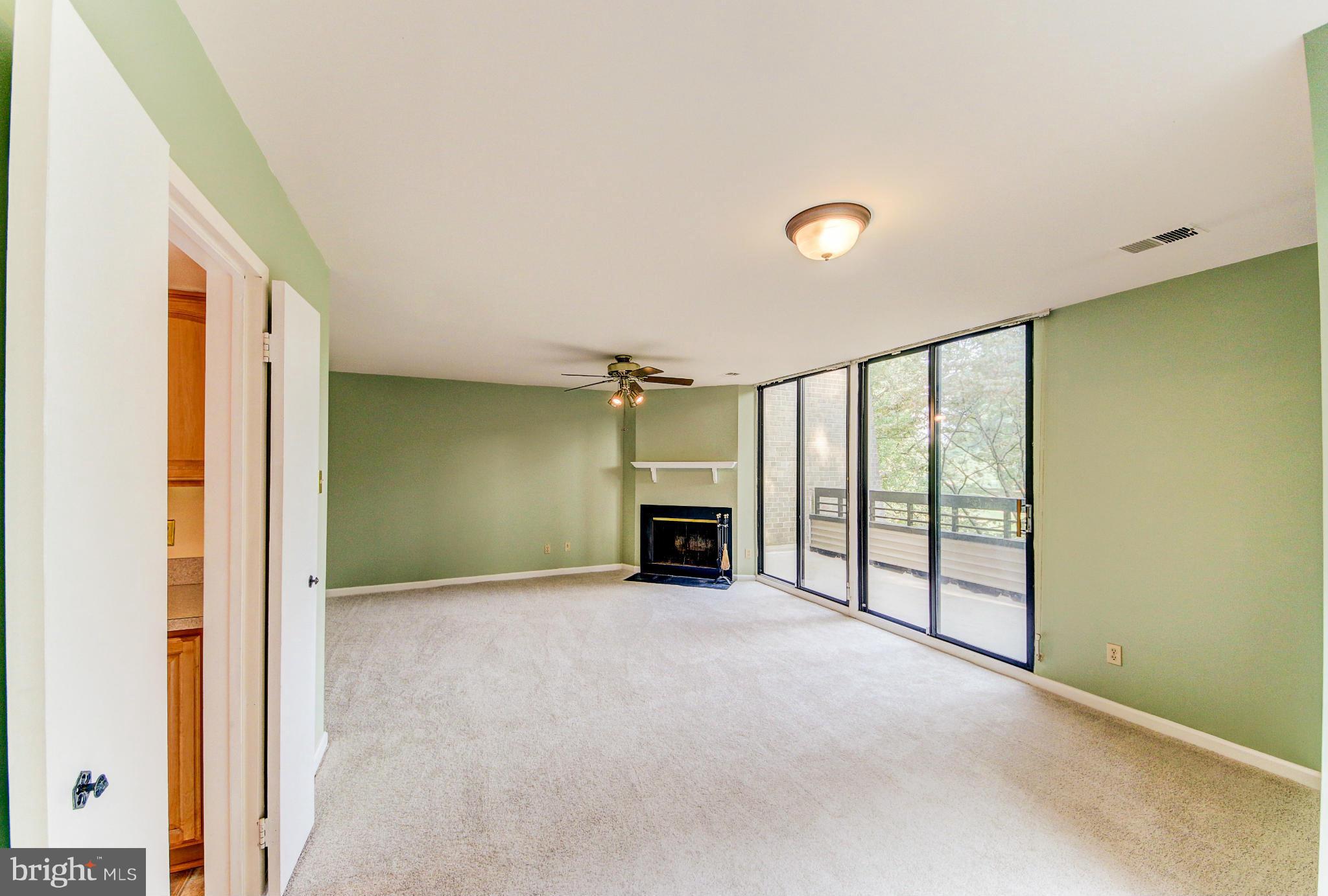 11636 Ivystone Court, Unit 2B2 Reston, VA 20191 - Photo 6 of 23 Family Room