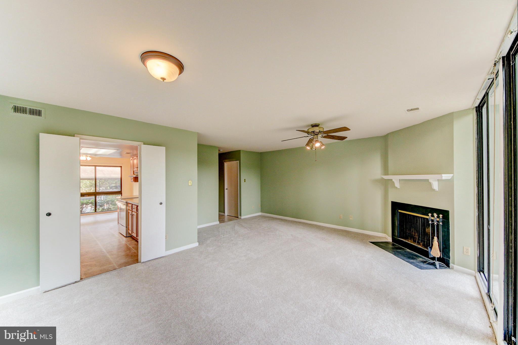 11636 Ivystone Court, Unit 2B2 Reston, VA 20191 - Photo 7 of 23 Family Room