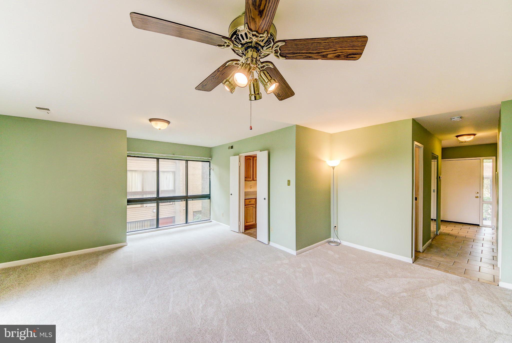 11636 Ivystone Court, Unit 2B2 Reston, VA 20191 - Photo 8 of 23 Family Room