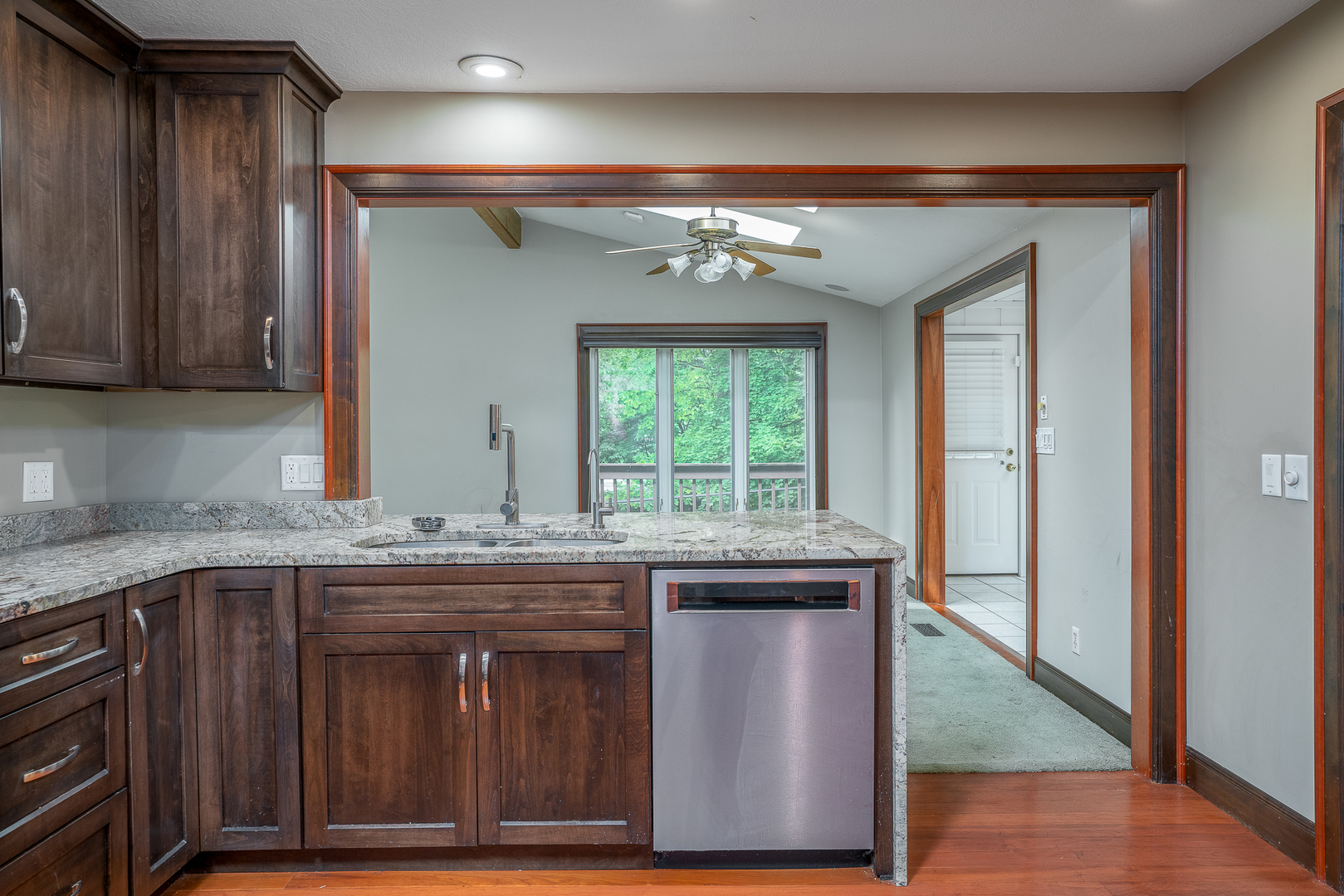 10 Woodley Road Rock Island, IL 61201 - Photo 4 of 33