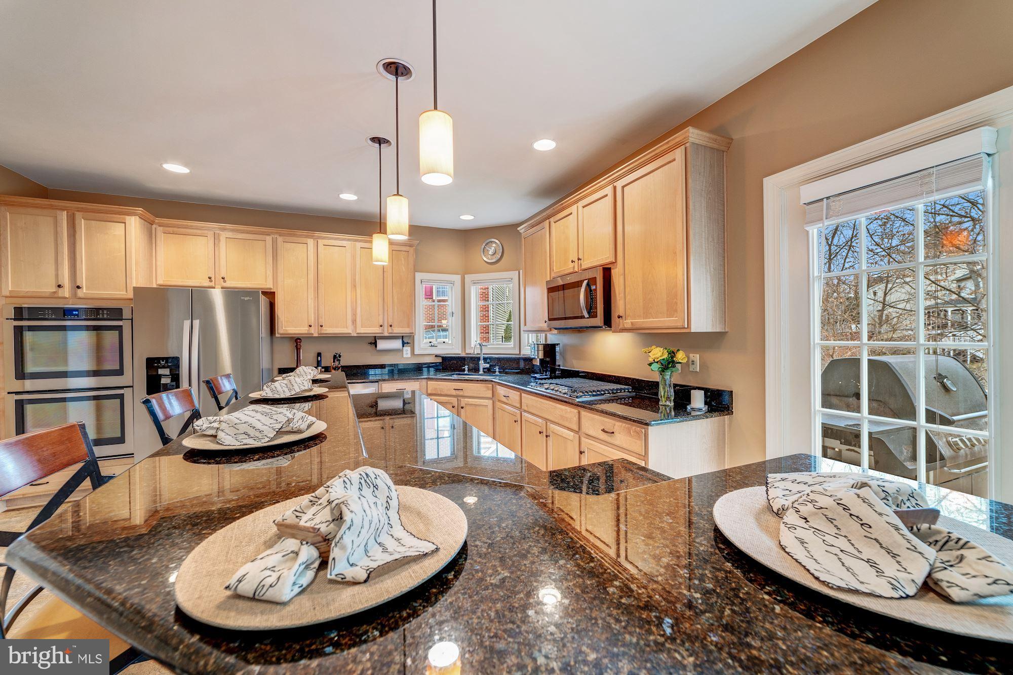 8586 Beatrice Court Springfield, VA 22152 - Photo 6 of 61 Gallery Image 6
