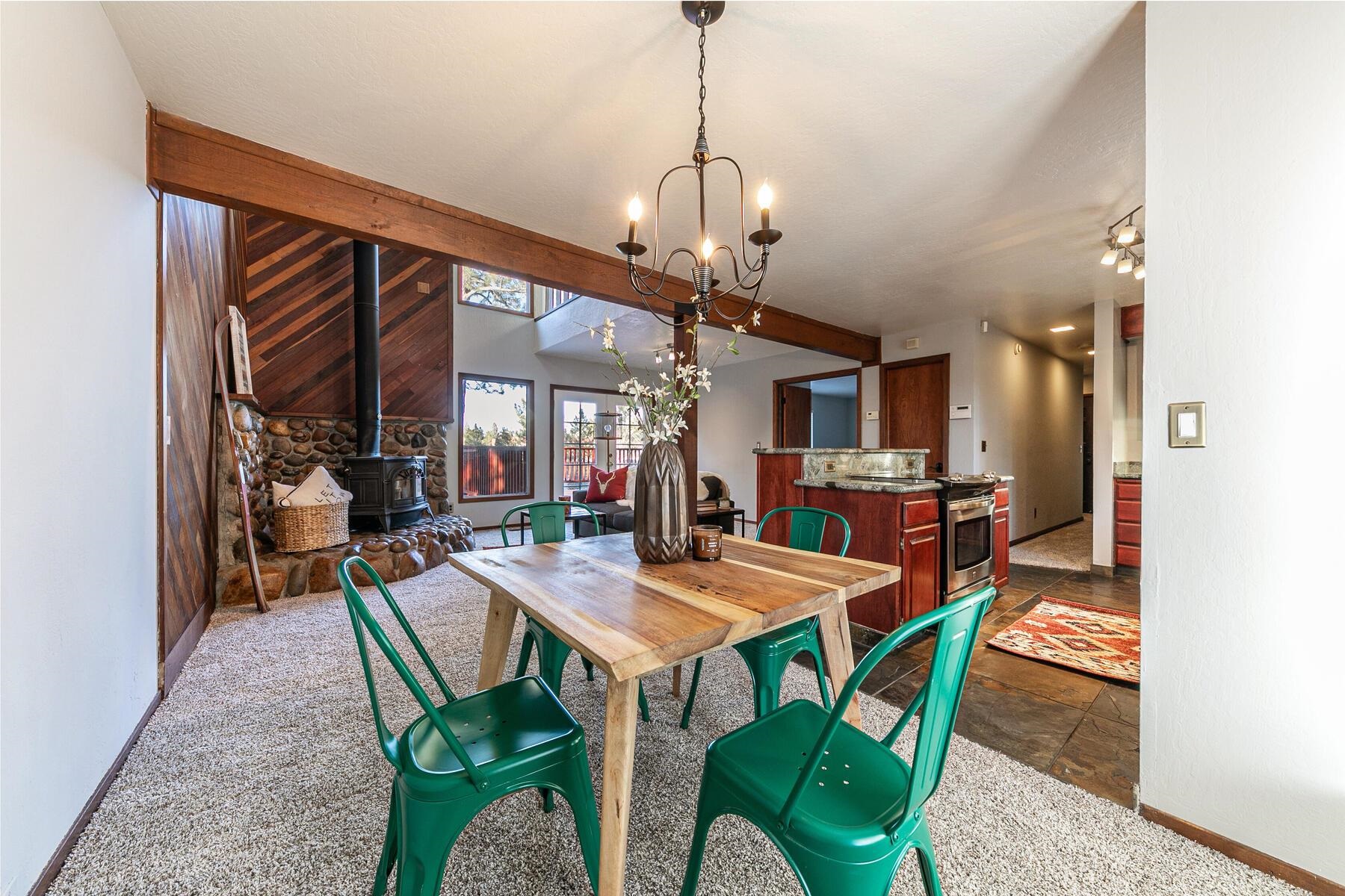 10806 Manchester Drive Truckee, CA 96161 - Photo 11 of 28 a view of a dining room with furniture