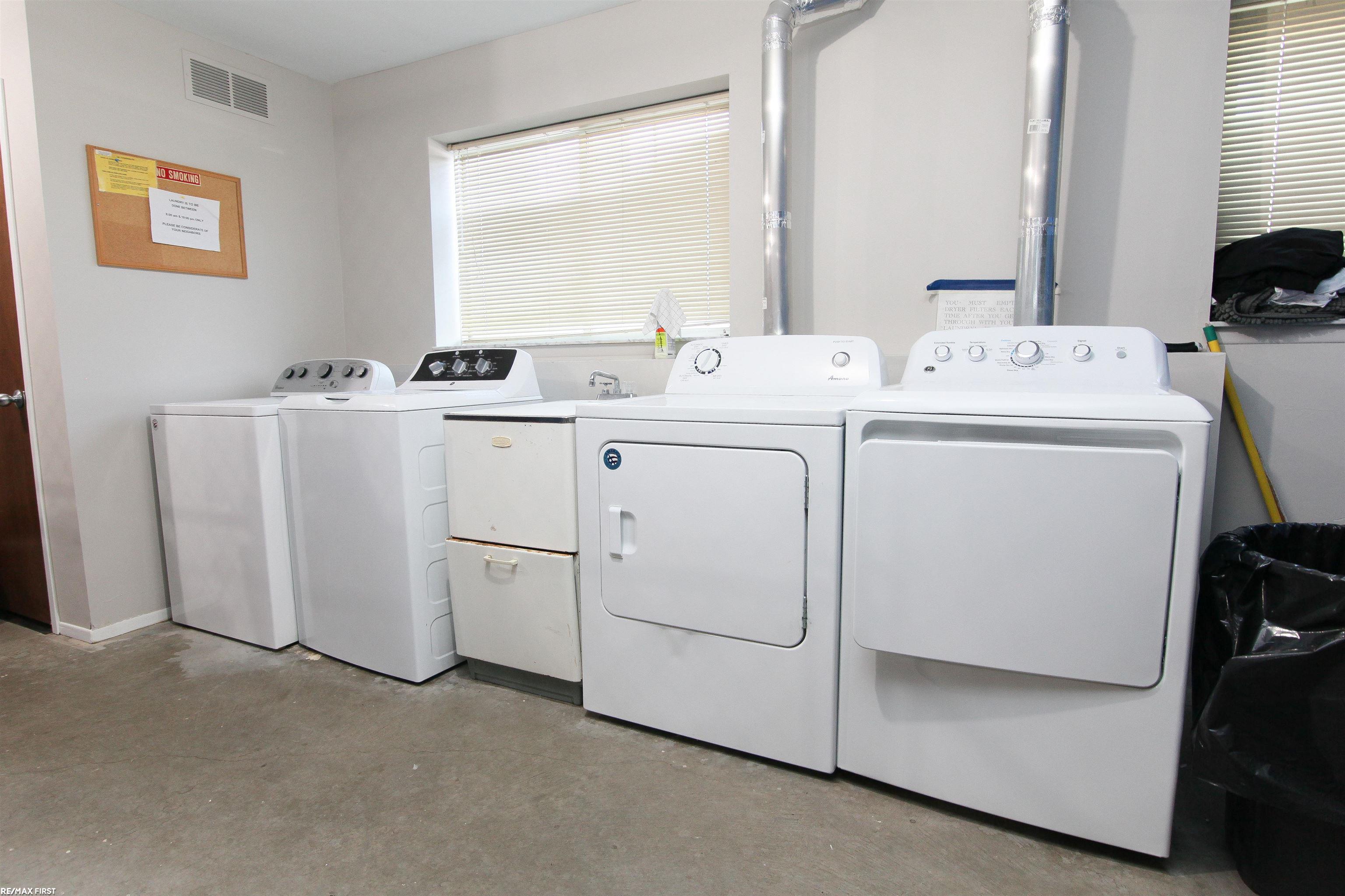 450 Baldwin Avenue Rochester, MI 48307 - Photo 11 of 12 50138555-c5b9516e-0b82-4ac2-836f-10b1e56bbb03.JPG