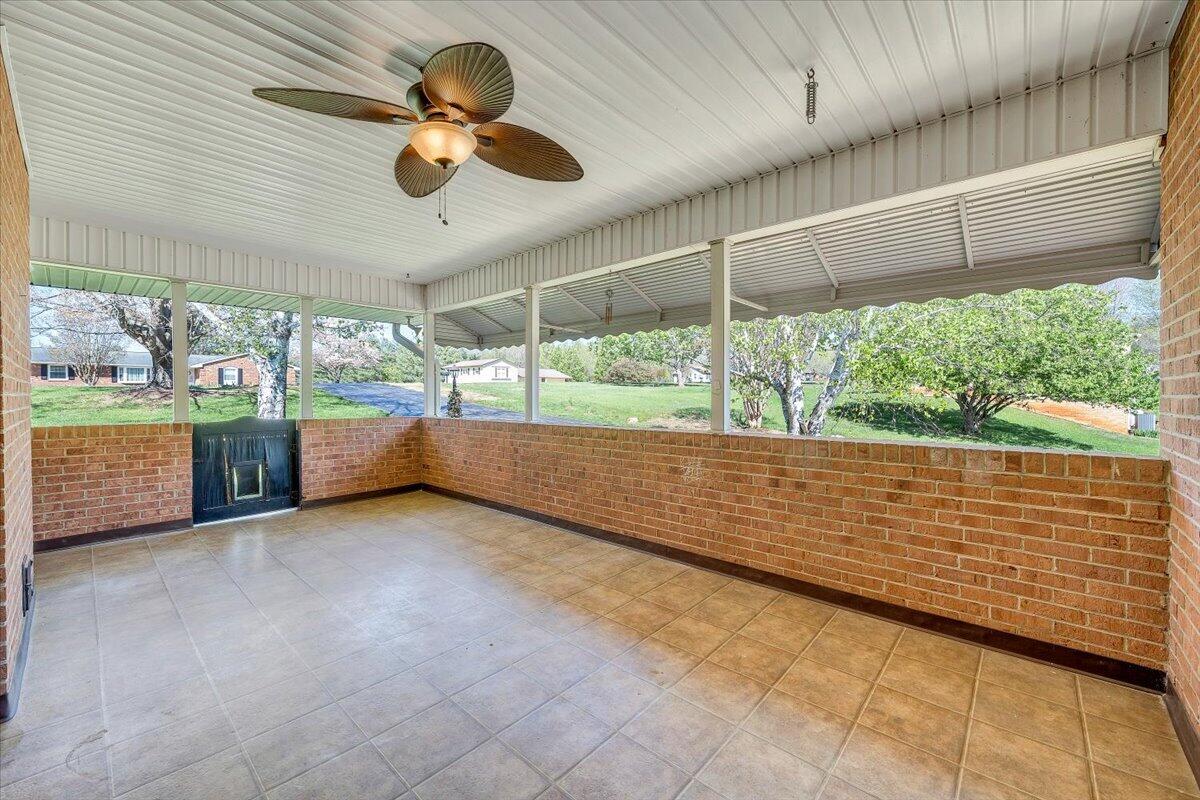 930 Farmington Road Hardy, VA 24101 - Photo 53 of 77 53-MIB08026