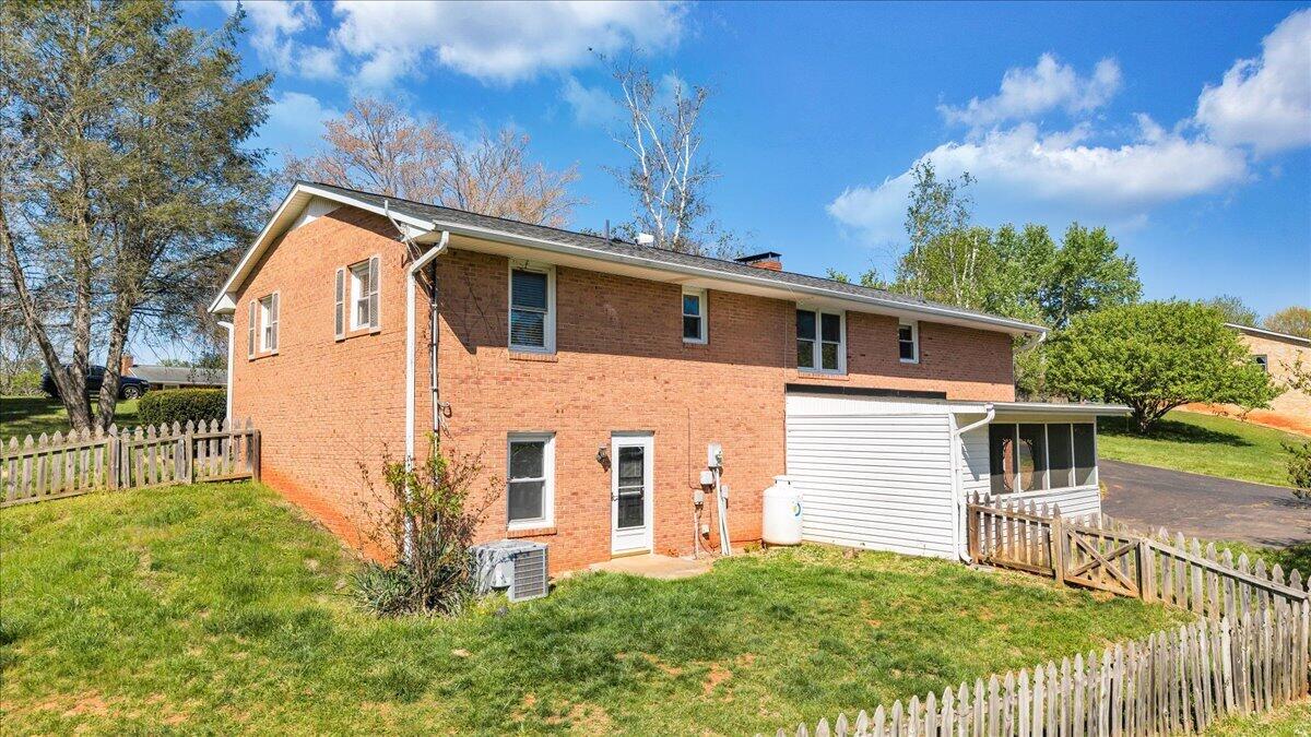 930 Farmington Road Hardy, VA 24101 - Photo 72 of 77 67-DJI_20260408120502_0072_D