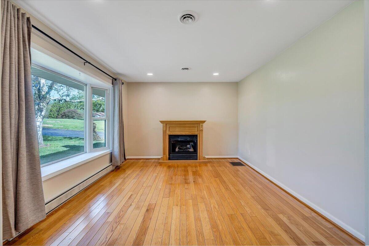 930 Farmington Road Hardy, VA 24101 - Photo 8 of 77 08-MIB07882