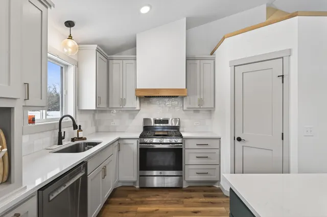 $625,000 | 27835 143rd Street Northwest, Zimmerman, MN 55398