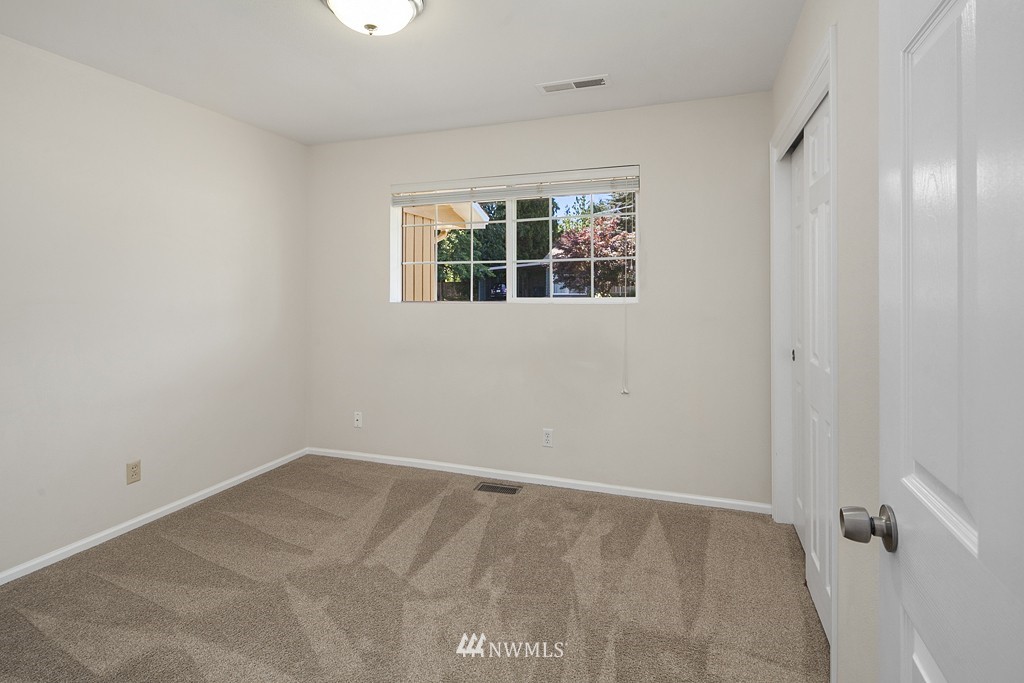 14604 Southeast 113th Street Renton, WA 98059 - Photo 6 of 11 Gallery Image 6