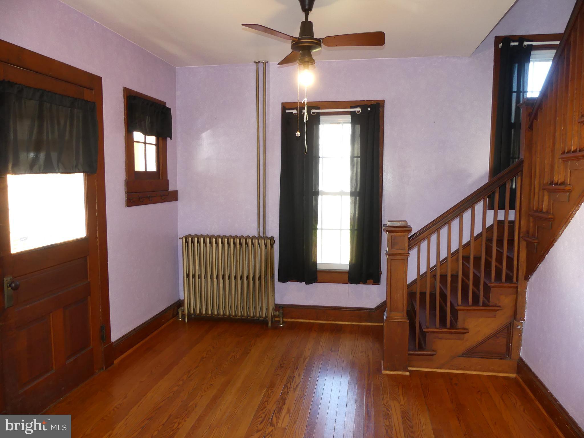 40 Old Hanover Road Reisterstown, MD 21136 - Photo 14 of 37 Large ( 11 x 11 ) Foyer