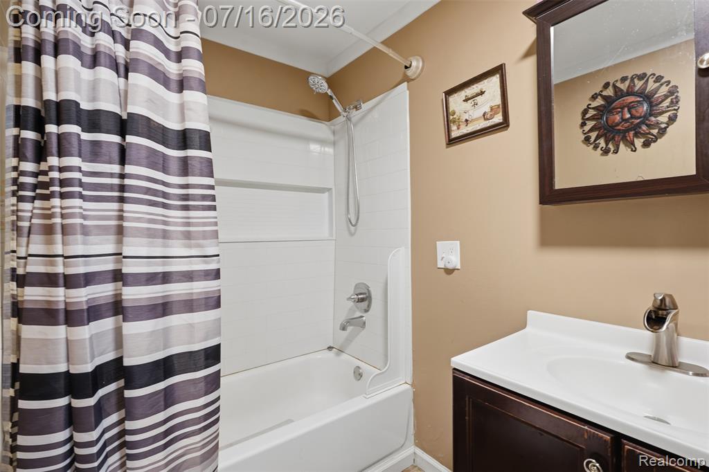9490 Clark Road East Lansing, MI 48823 - Photo 18 of 30