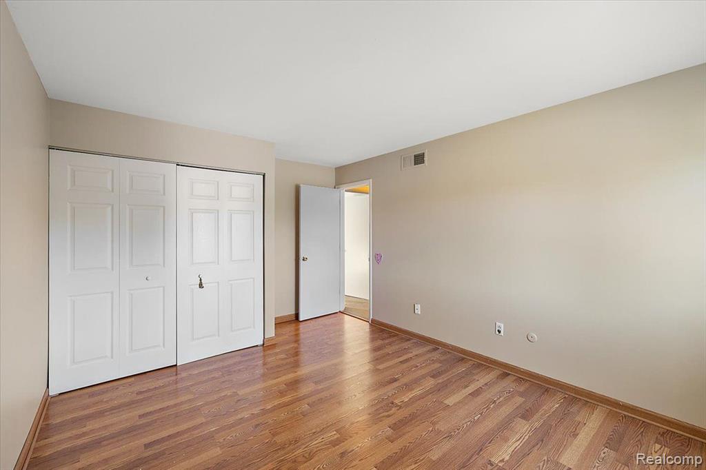5071 Patrick Road West Bloomfield, MI 48322 - Photo 25 of 30 Gallery Image 25